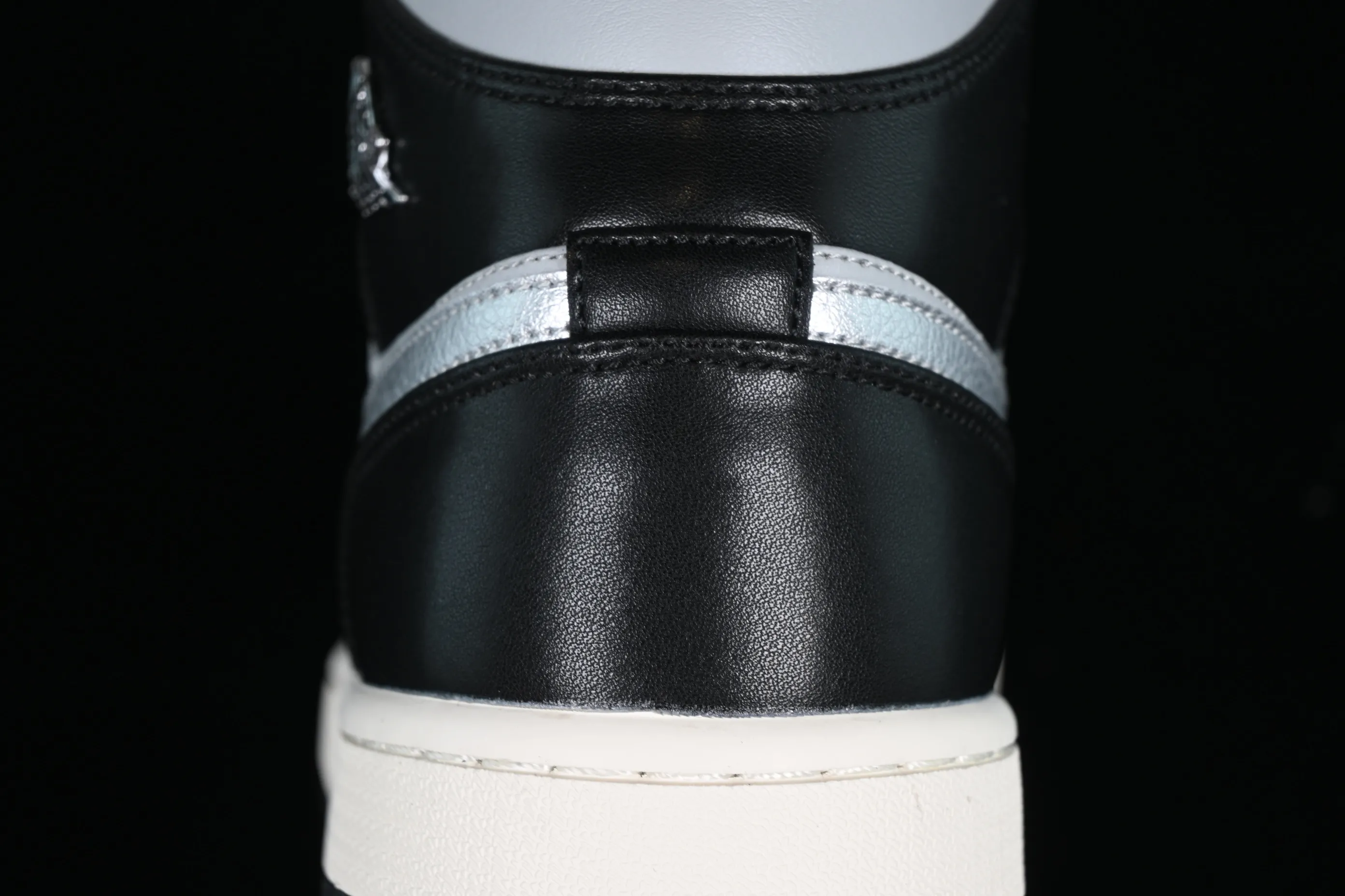 All categories Air Jordan Jordan series basketball shoes Air Jordan 1 Mid Air Jordan 1 Mid SE "Black Chrome" AJ1 Joe 1 Smoked Panda mid-top basketball shoes FB9892-002